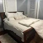 Quiet Two Bedroom In Convenient Location